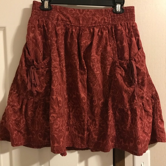 Burgundy skirt - Picture 1 of 1